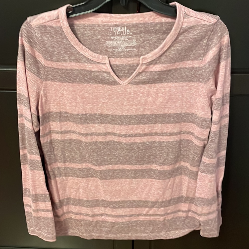 NEW Womens long sleeve shirt Time and tru. Size medium.